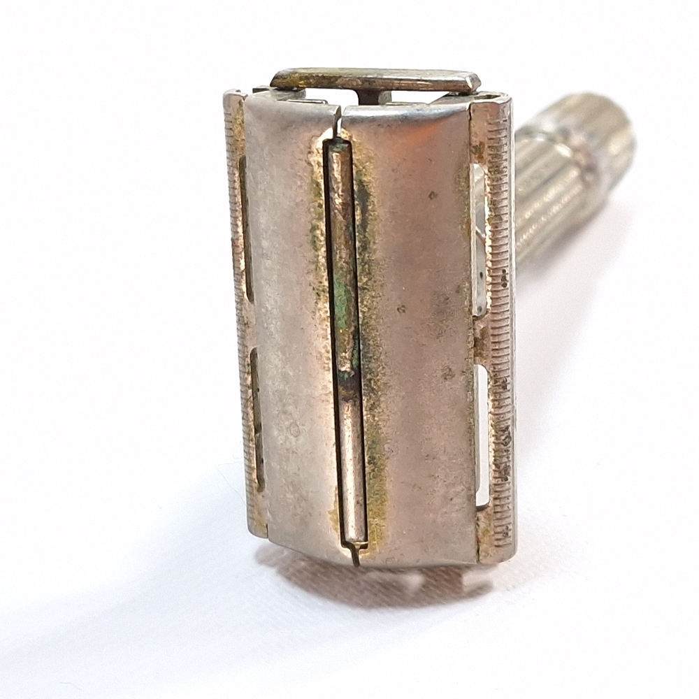 Vintage 1961 Gillette Adjustable Fat Boy Safety Razor - Picture 3 of 9